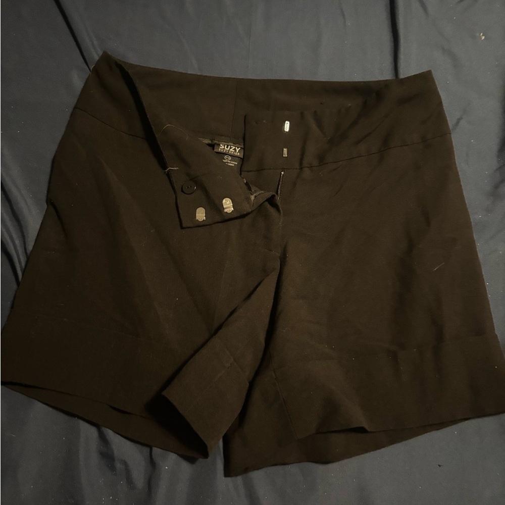 Suzy Shier Black Tailored Shorts size 7/8